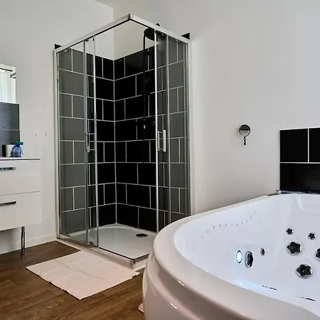 Grand Avec Balneo Proche Gare