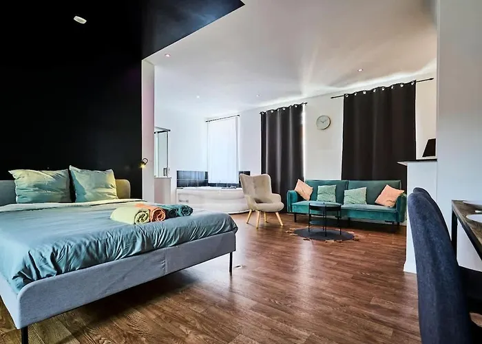 Grand Avec Balneo Proche Gare Herberg Tourcoing