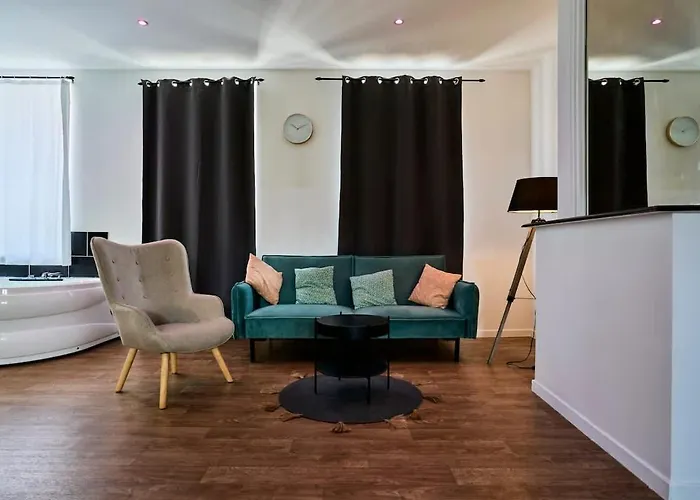 Grand Avec Balneo Proche Gare Herberg Tourcoing