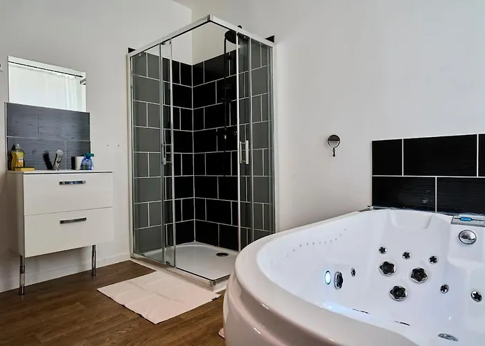 Grand Avec Balneo Proche Gare